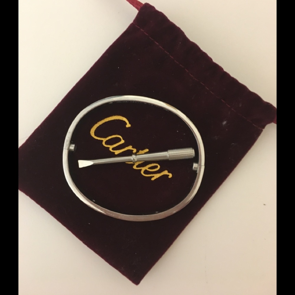 Fashion screw on love bangle from China ❤️